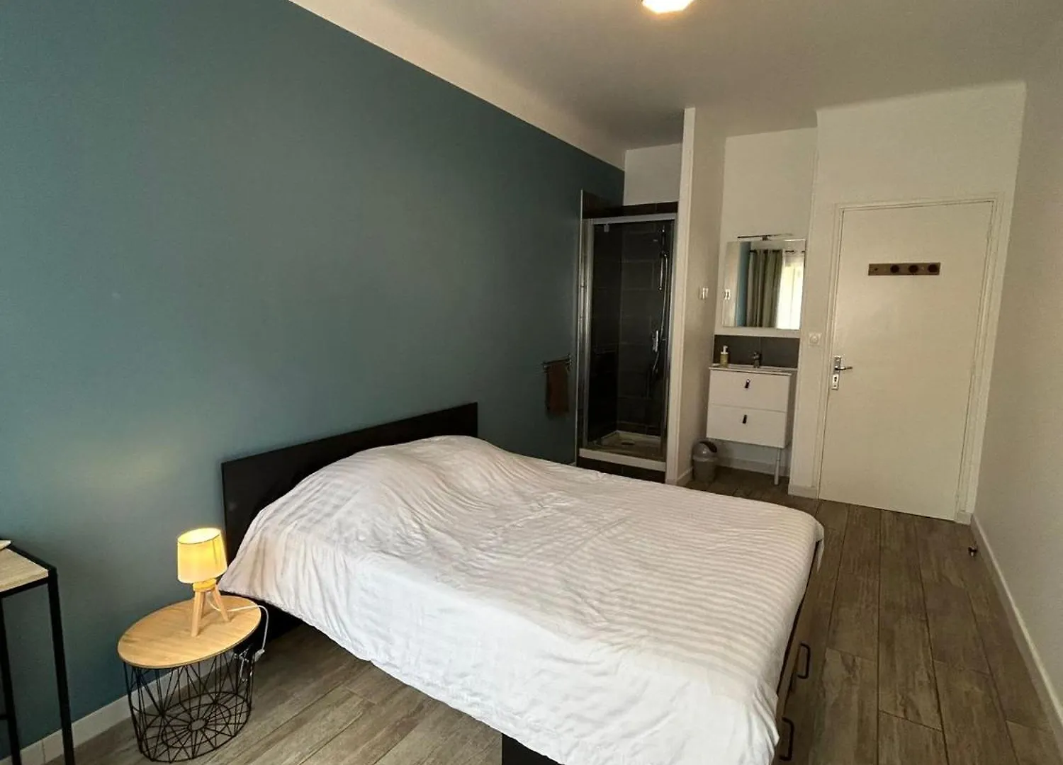 Appartements 4 Chambres Avec 4 Salles De Bains Et Climatisation Avignone Appartamento