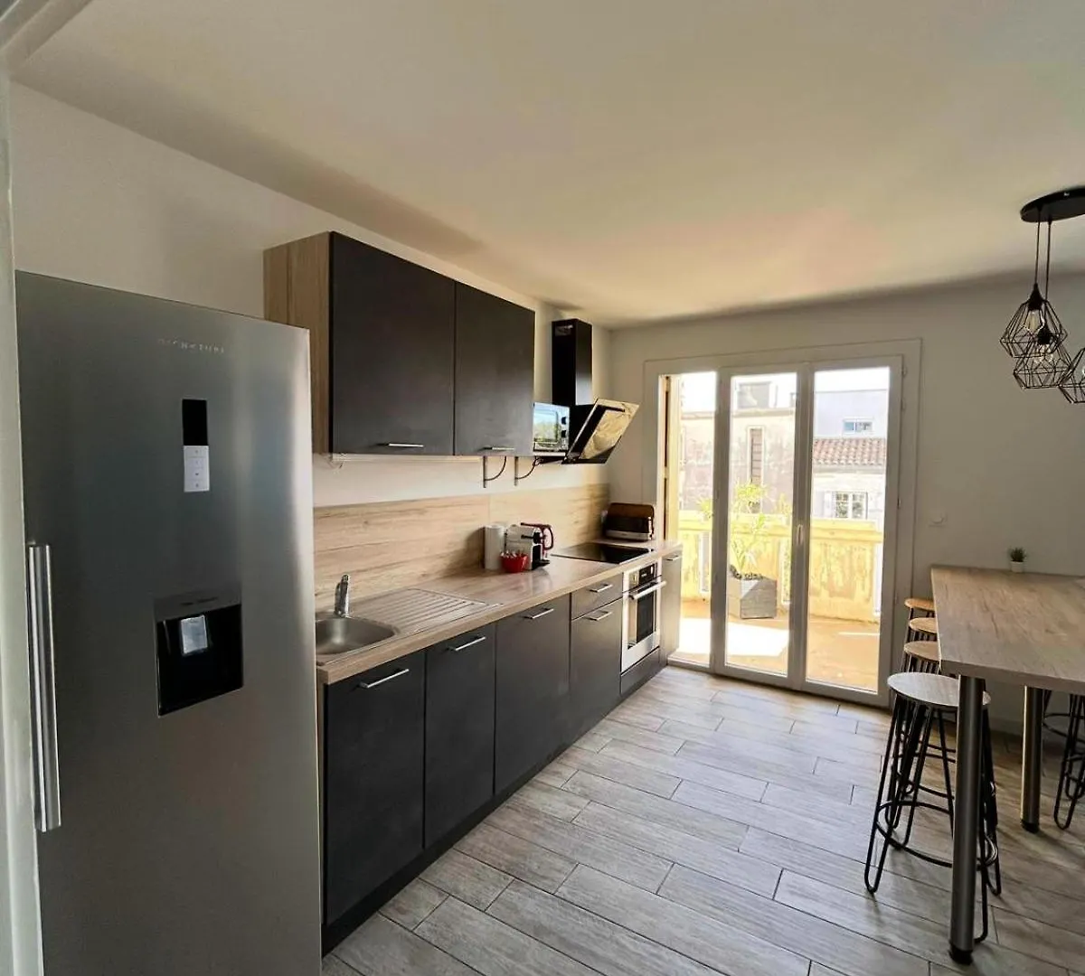 Appartamento Appartements 4 Chambres Avec 4 Salles De Bains Et Climatisation Avignone
